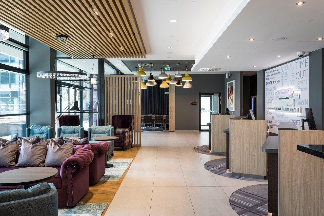 Holiday Inn Express - Freiburg - City Centre Buitenkant foto