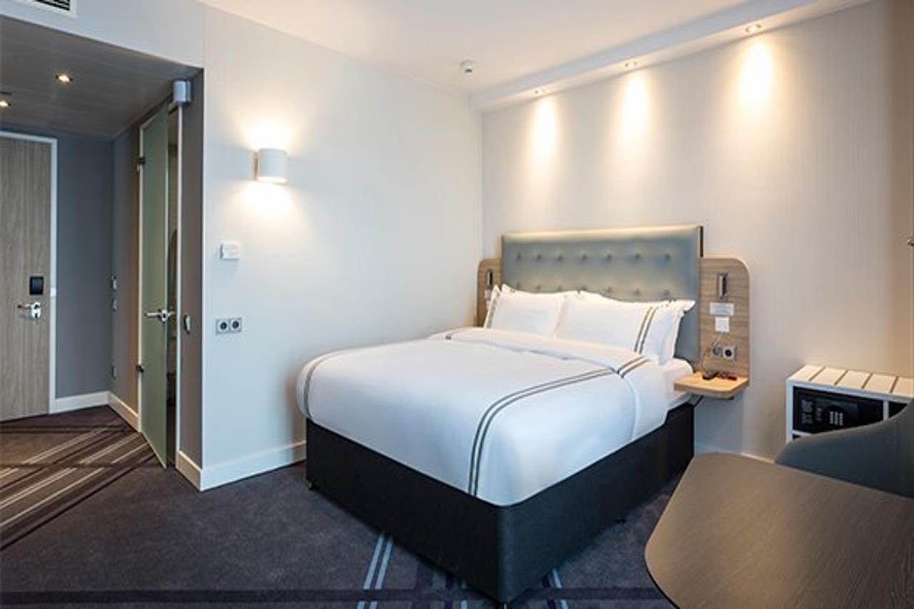 Holiday Inn Express - Freiburg - City Centre Buitenkant foto